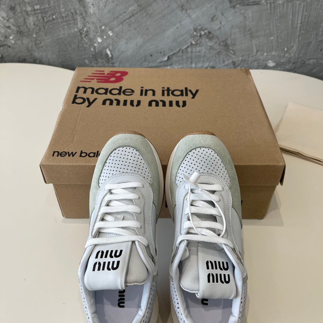 M-Sneakers