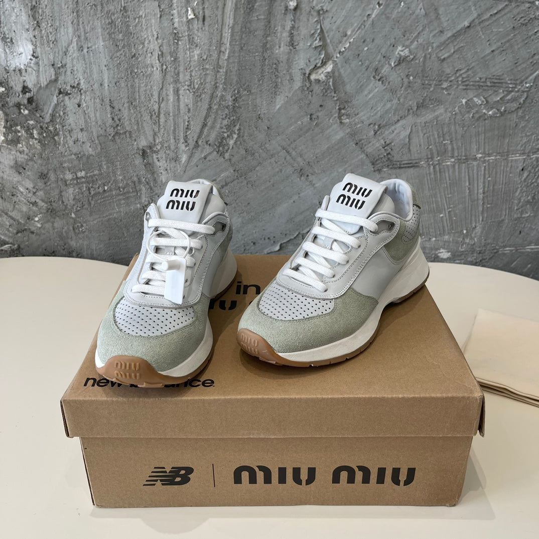M-Sneakers