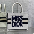 D-Book Tote