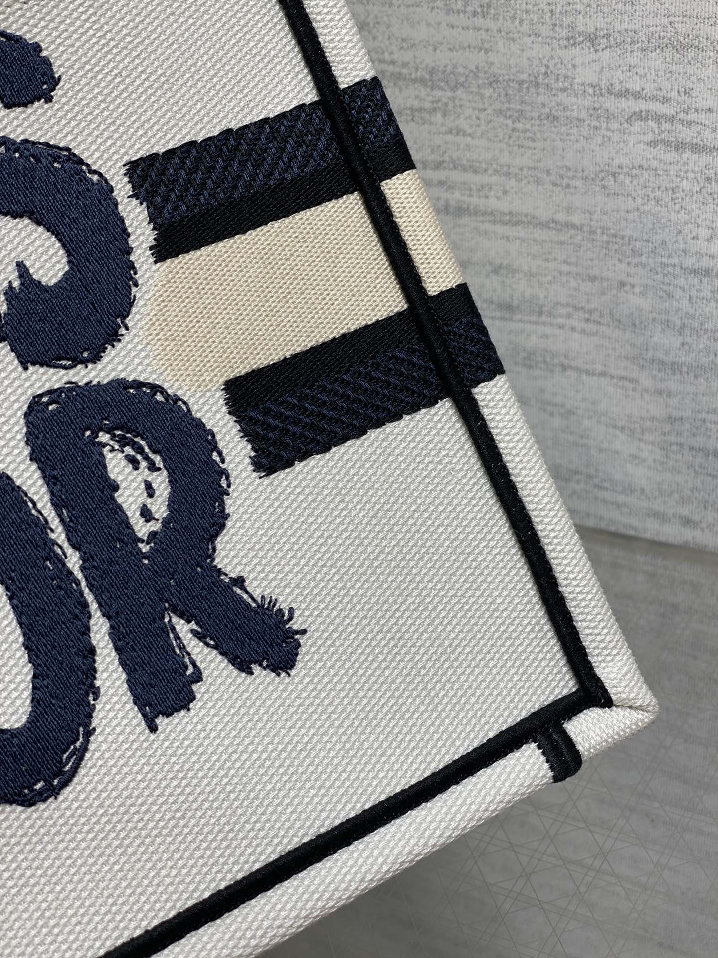 D-Book Tote