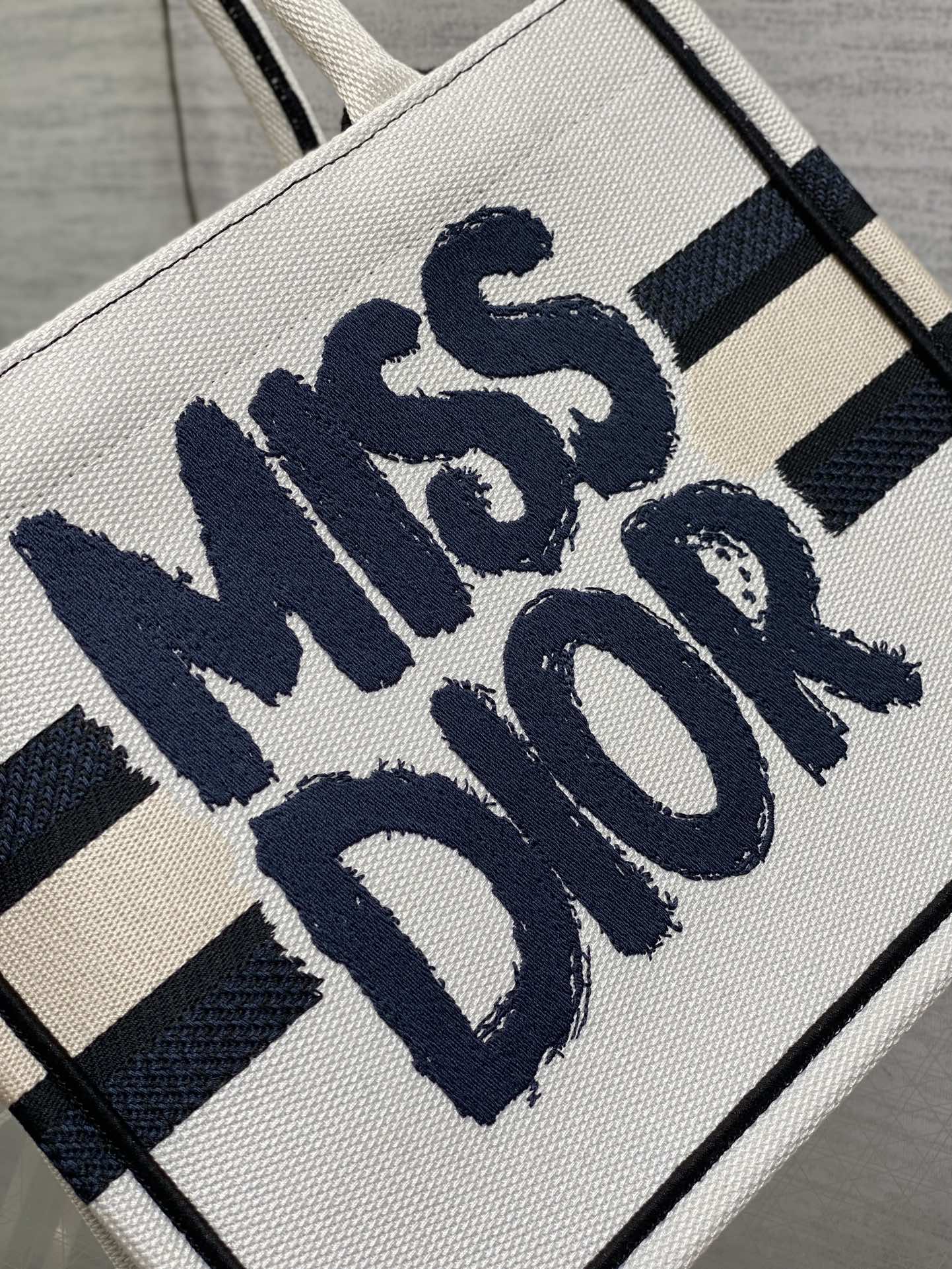 D-Book Tote
