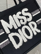 D-Book Tote