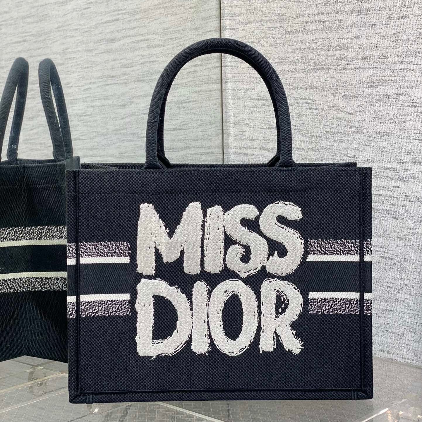 D-Book Tote