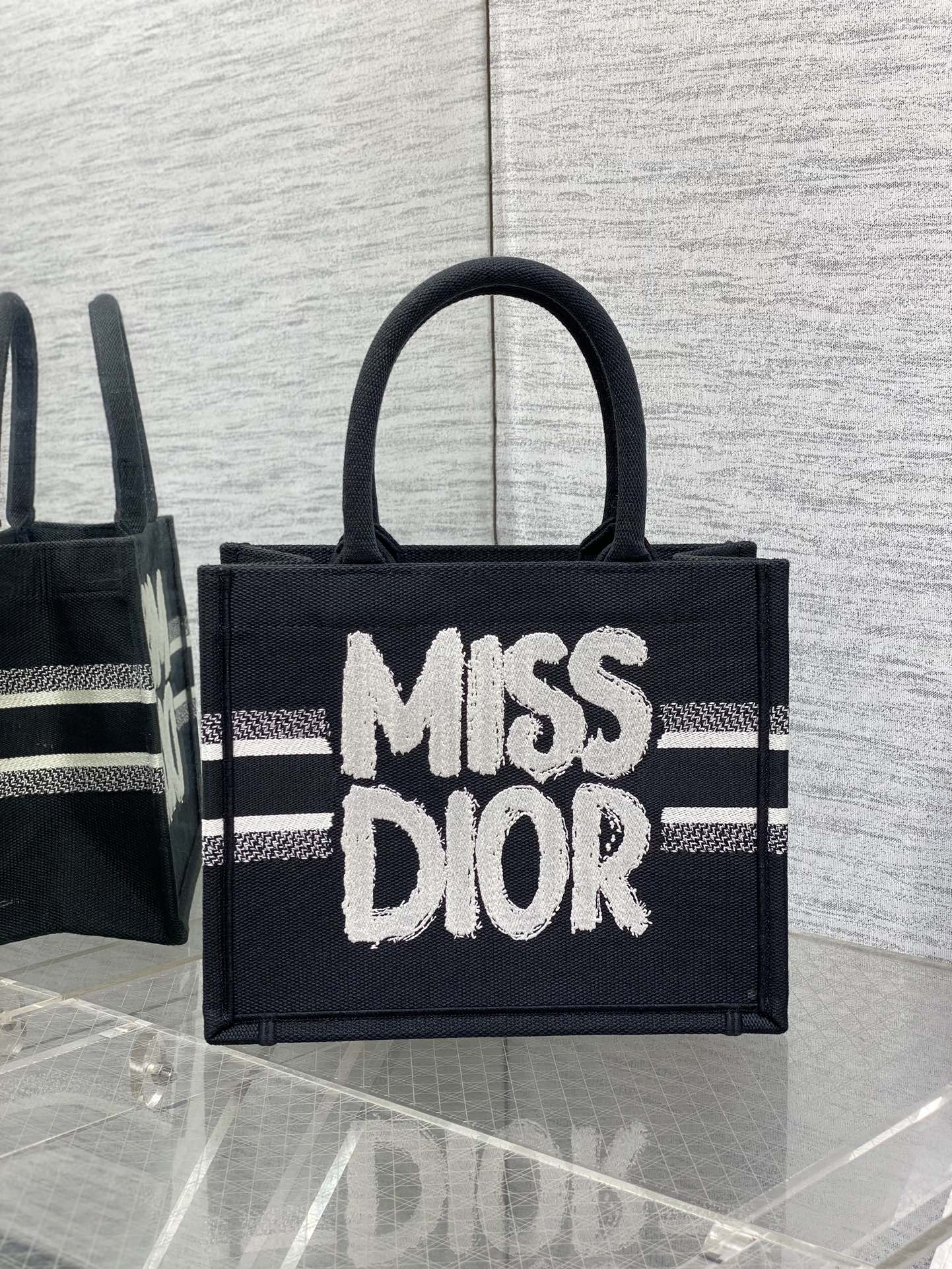 D-Book Tote