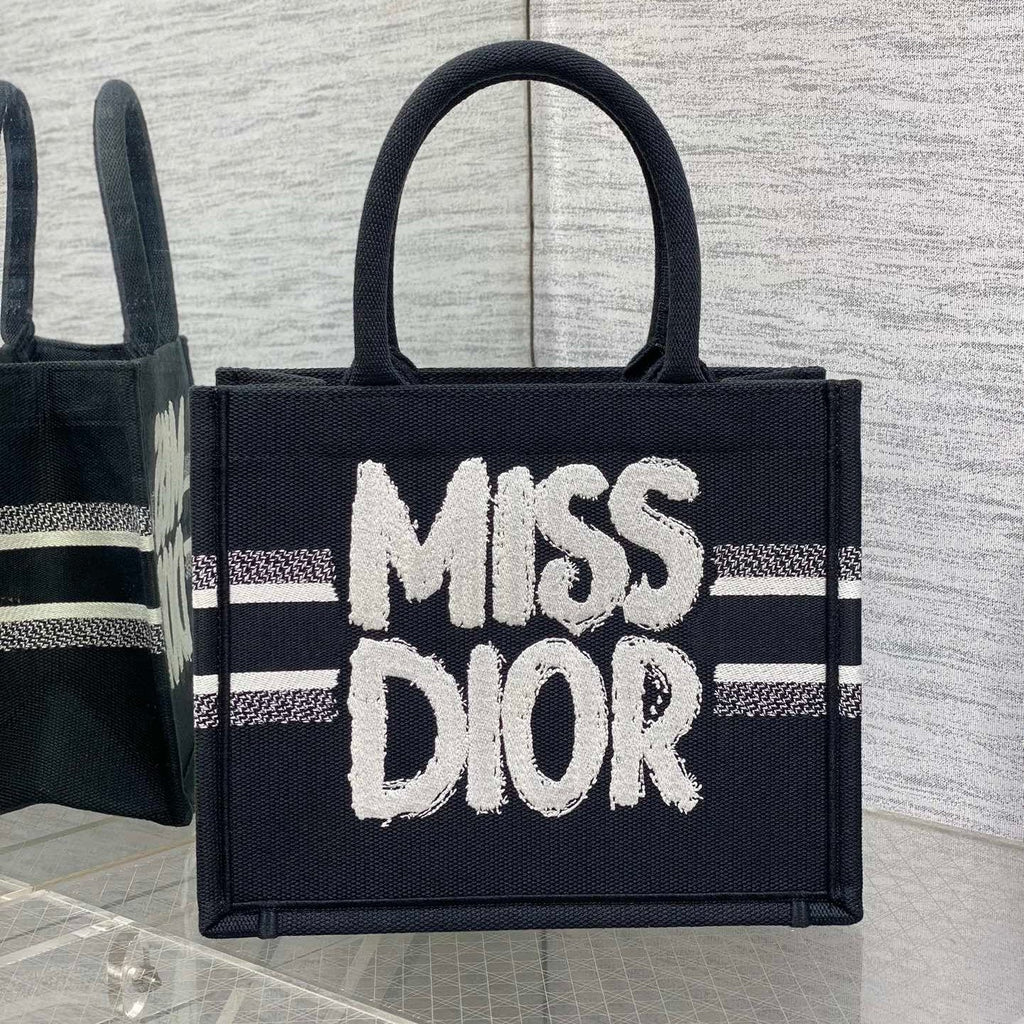 D-Book Tote