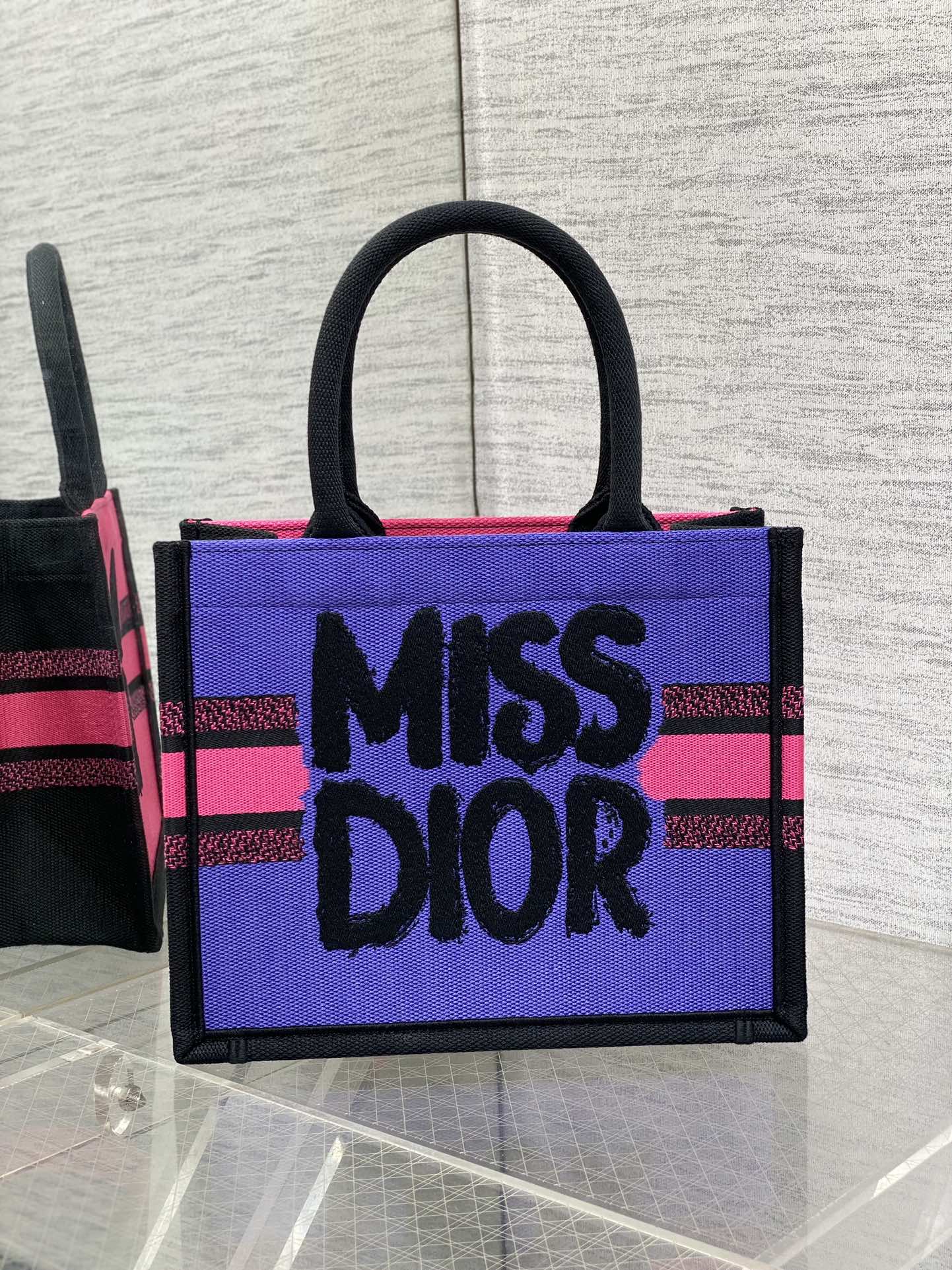 D-Book Tote