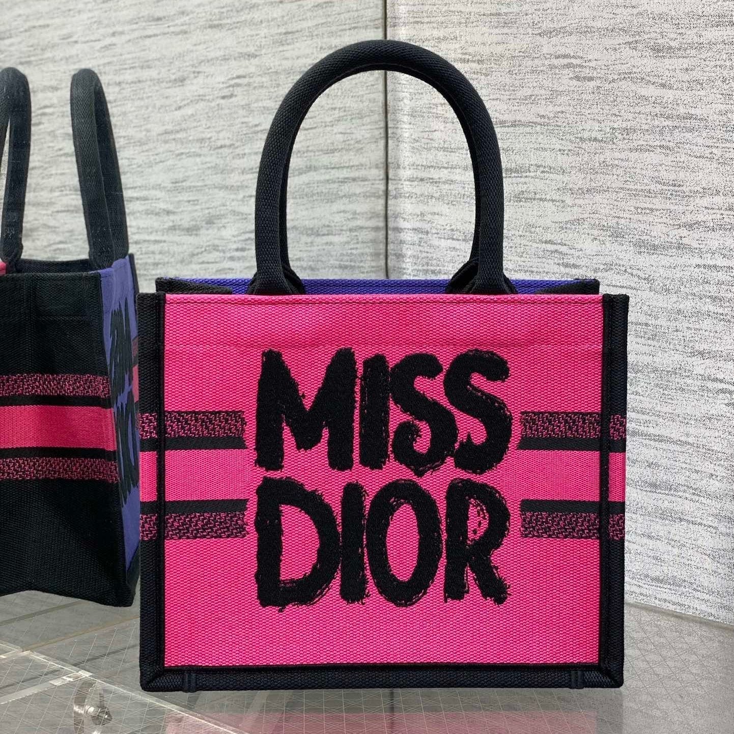 D-Book Tote