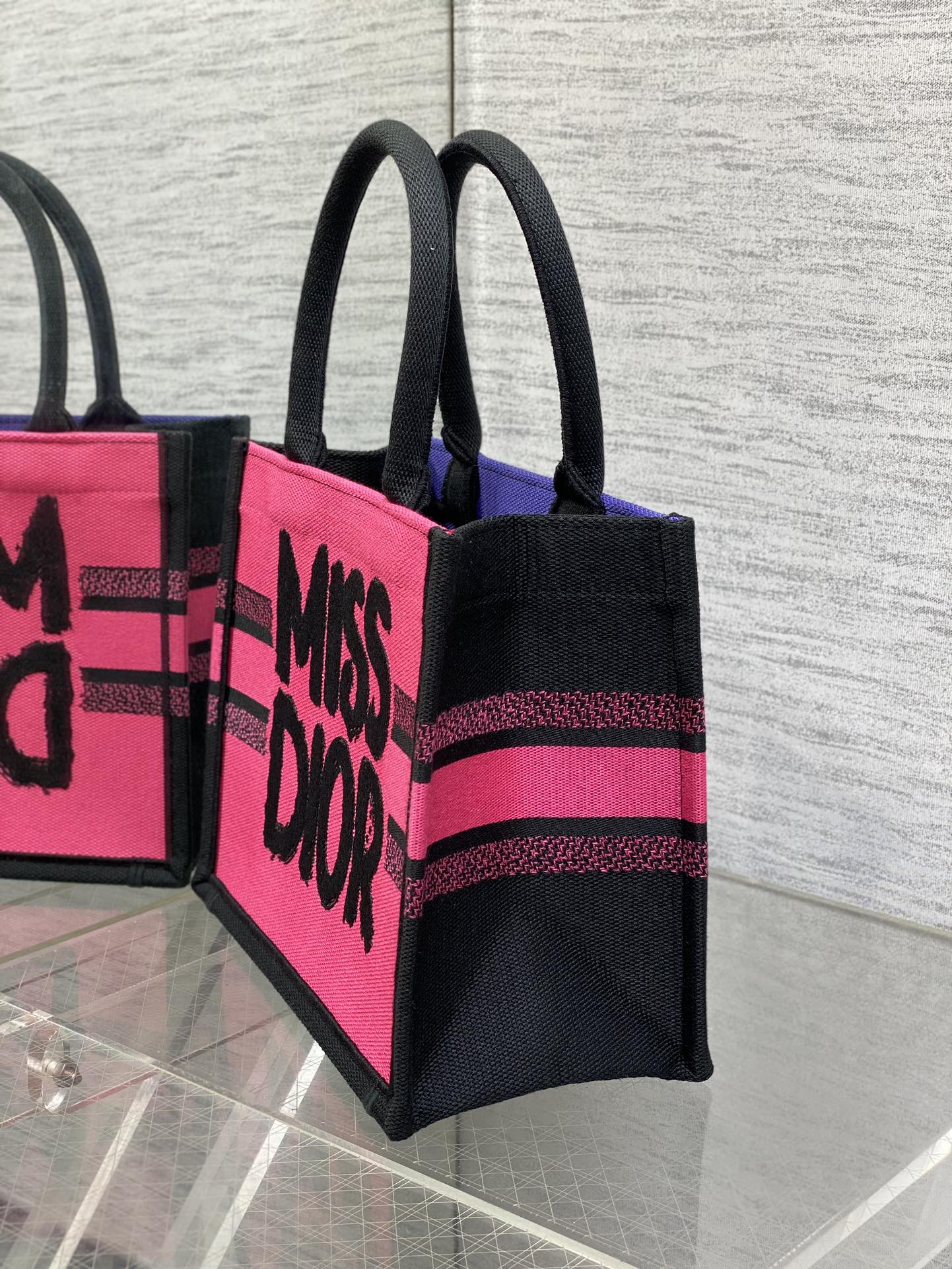 D-Book Tote