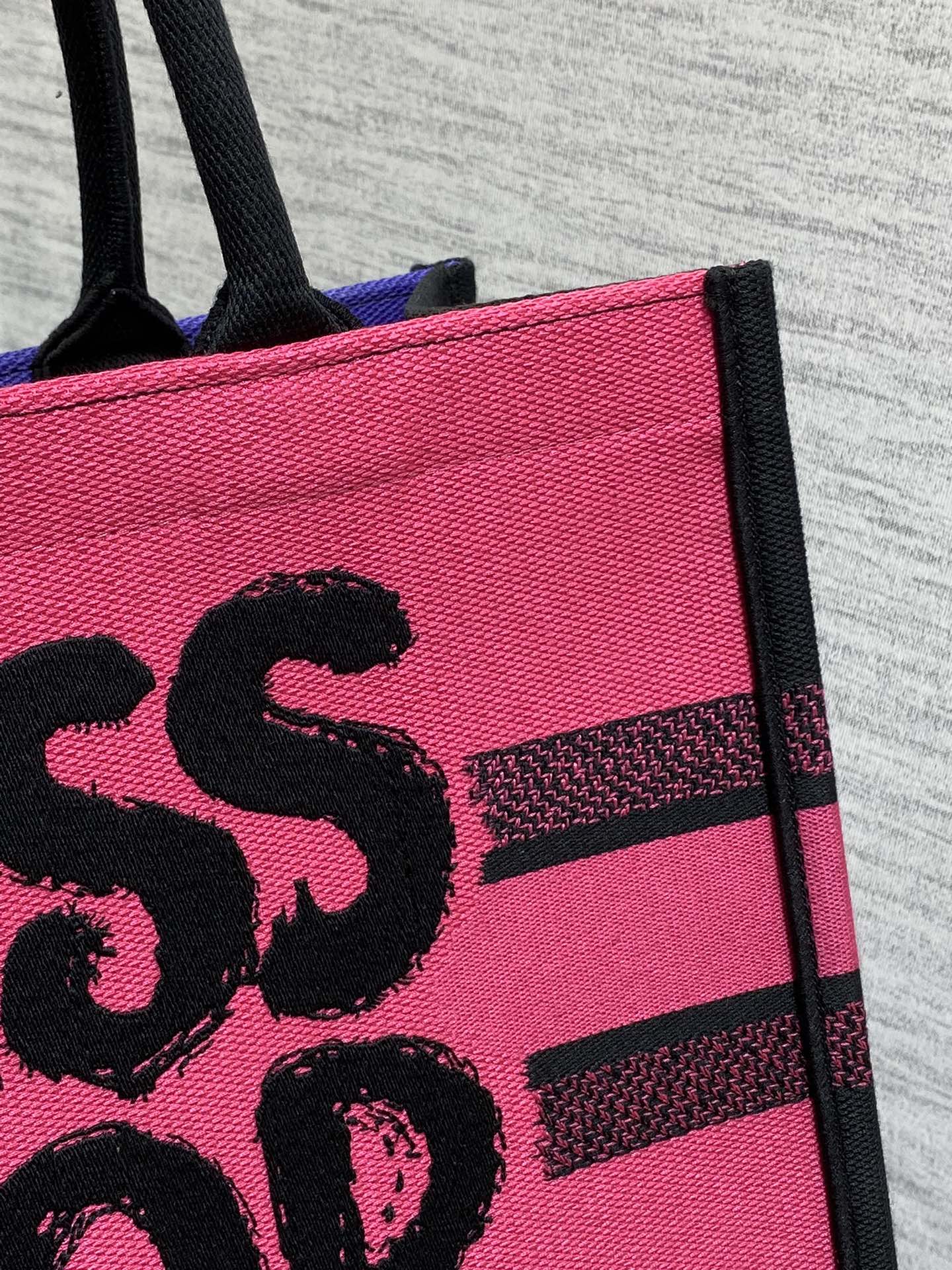 D-Book Tote