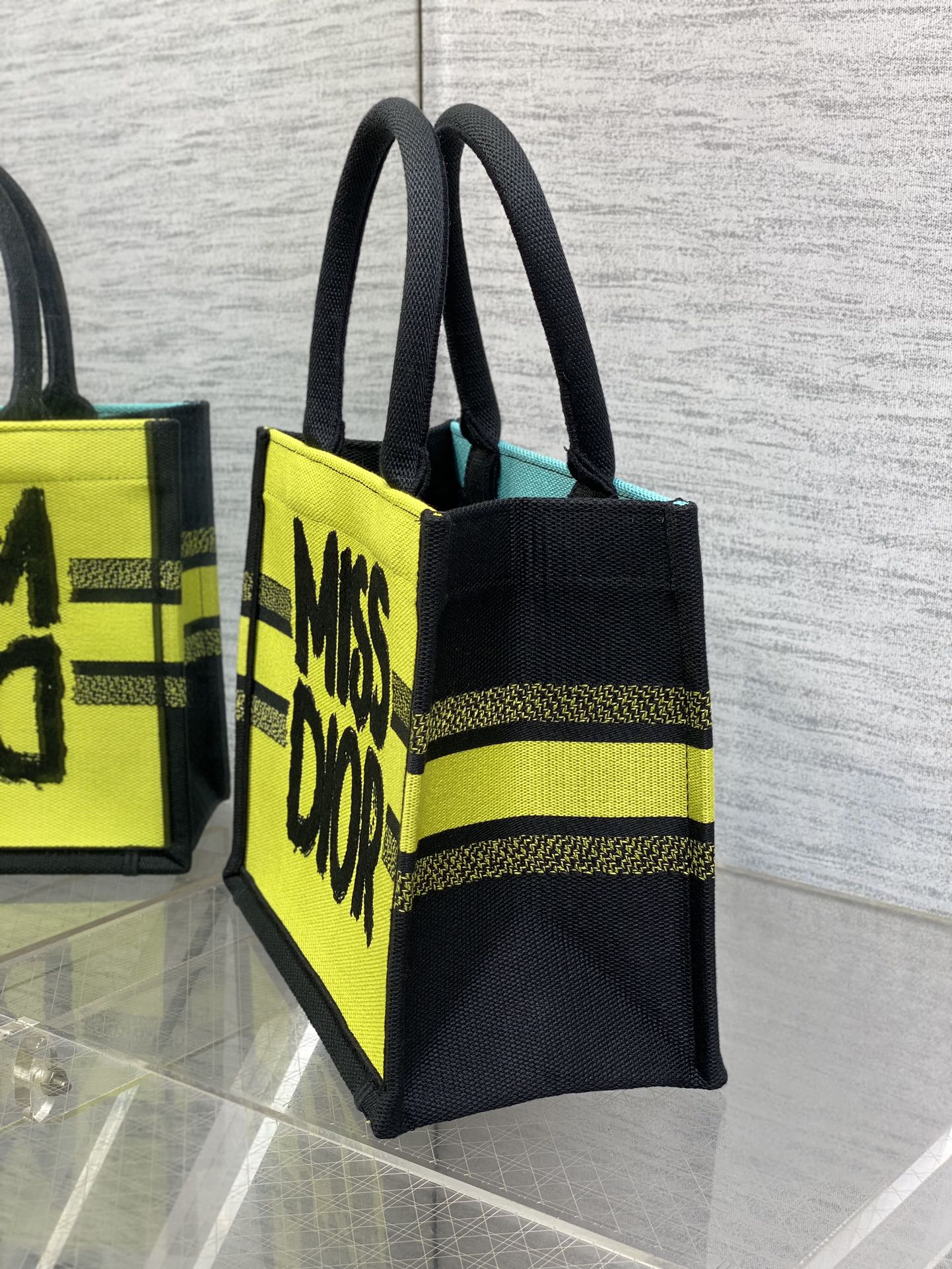 D-Book Tote