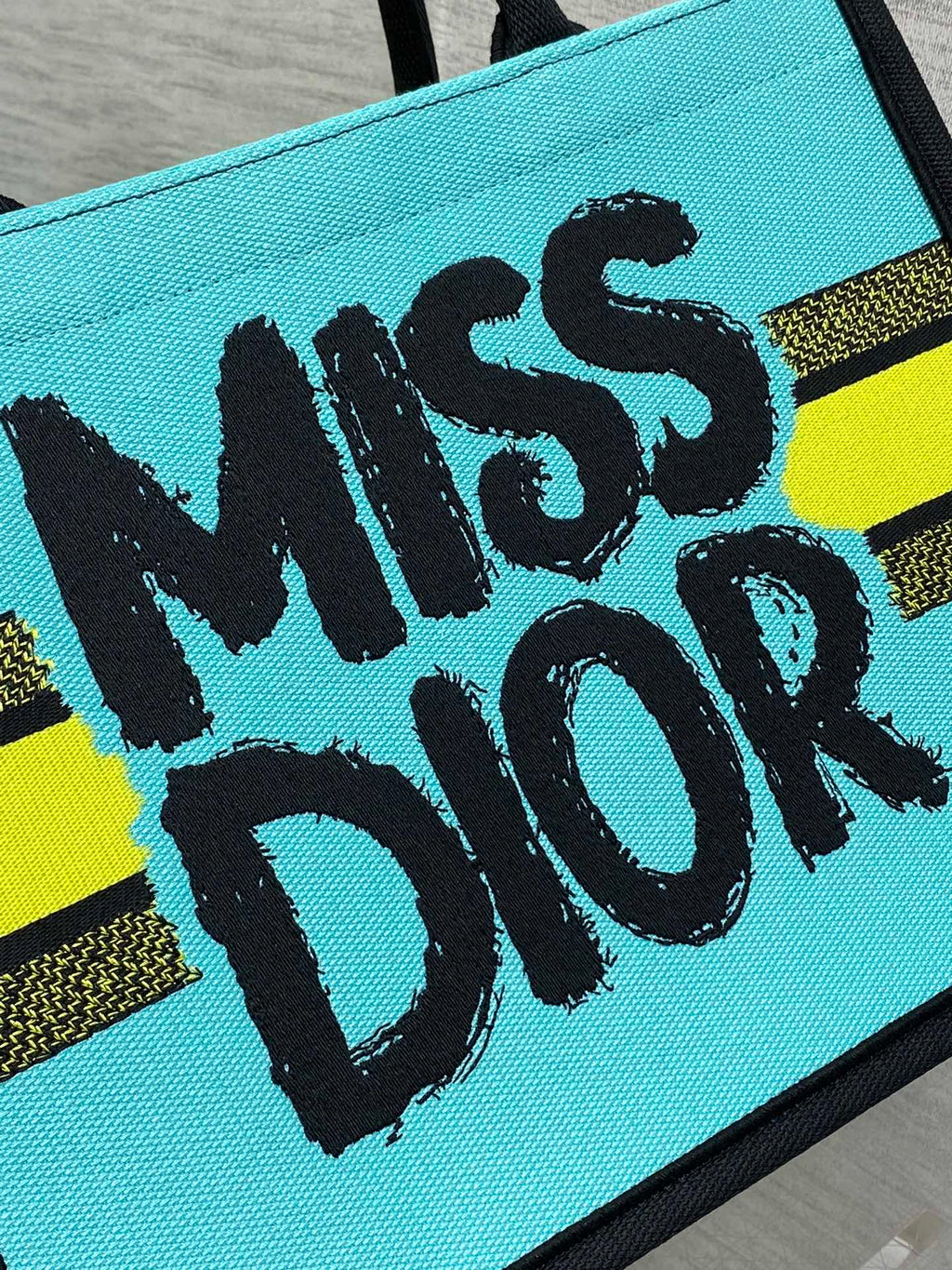 D-Book Tote