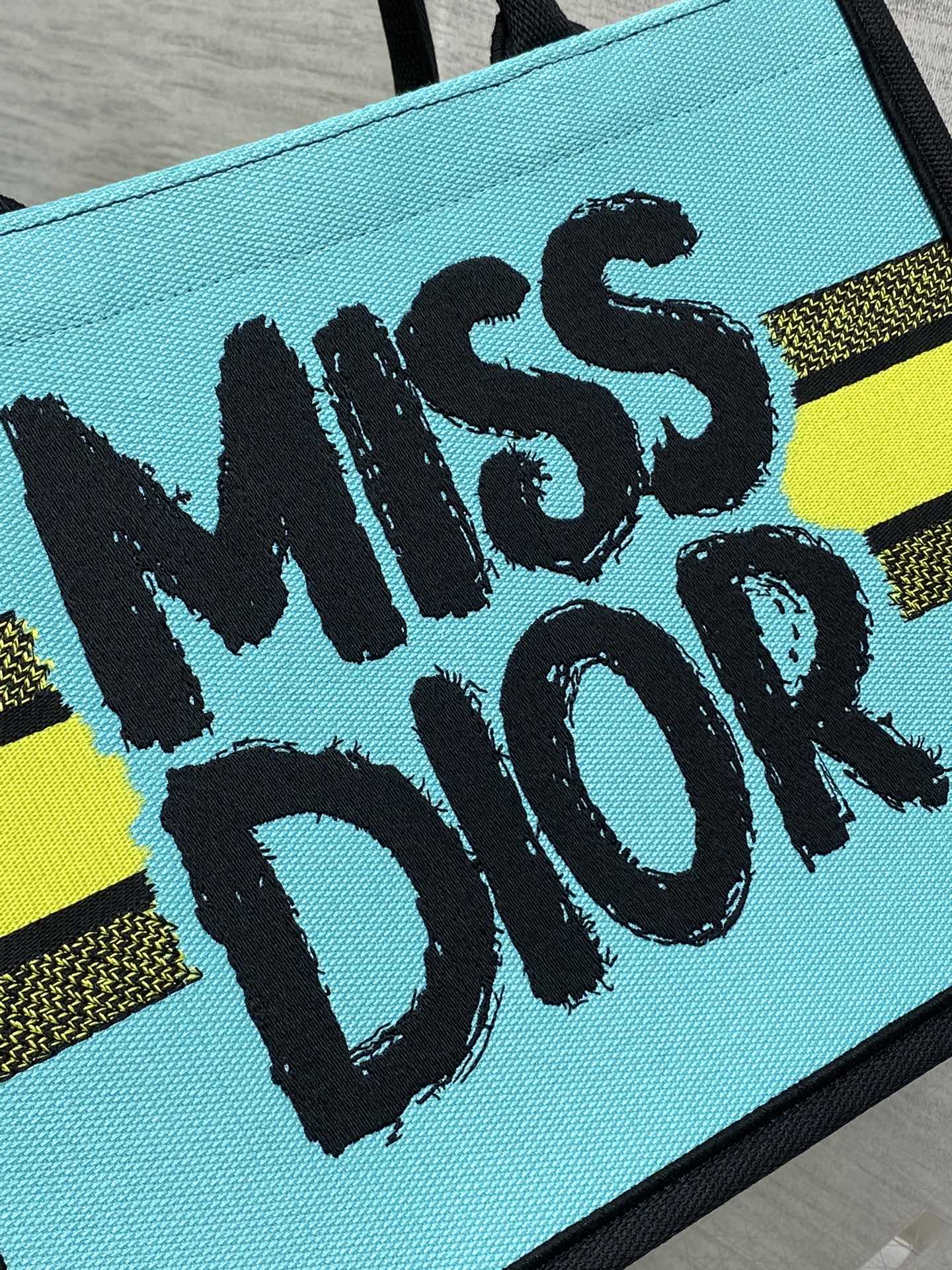 D-Book Tote