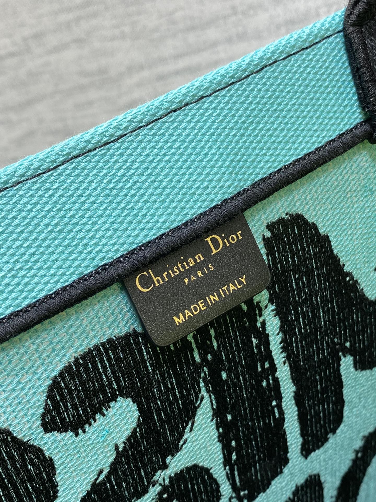 D-Book Tote