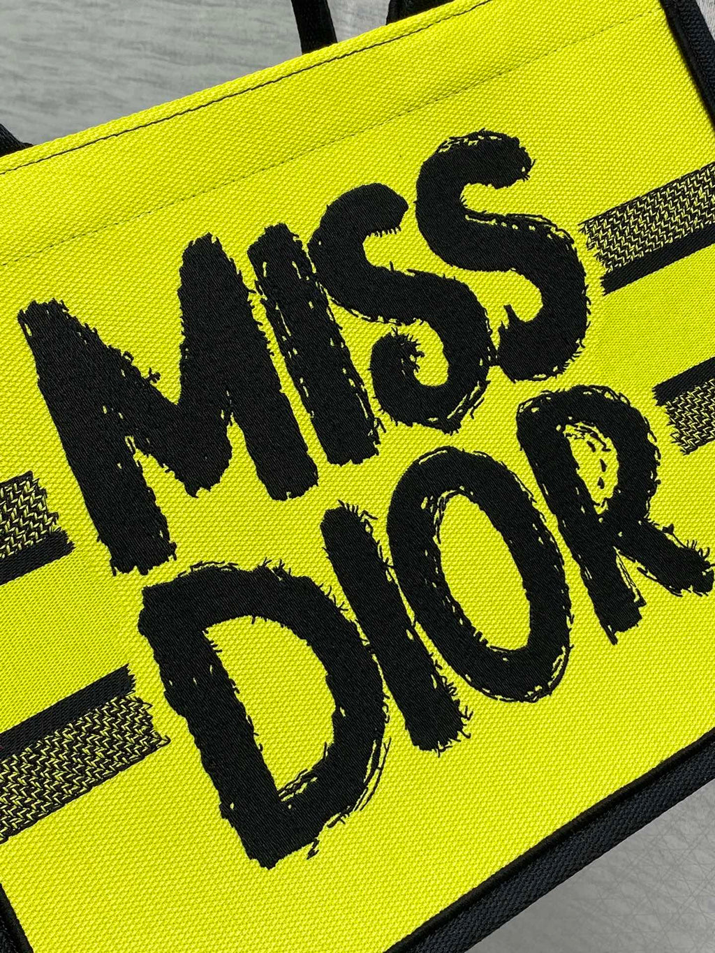 D-Book Tote