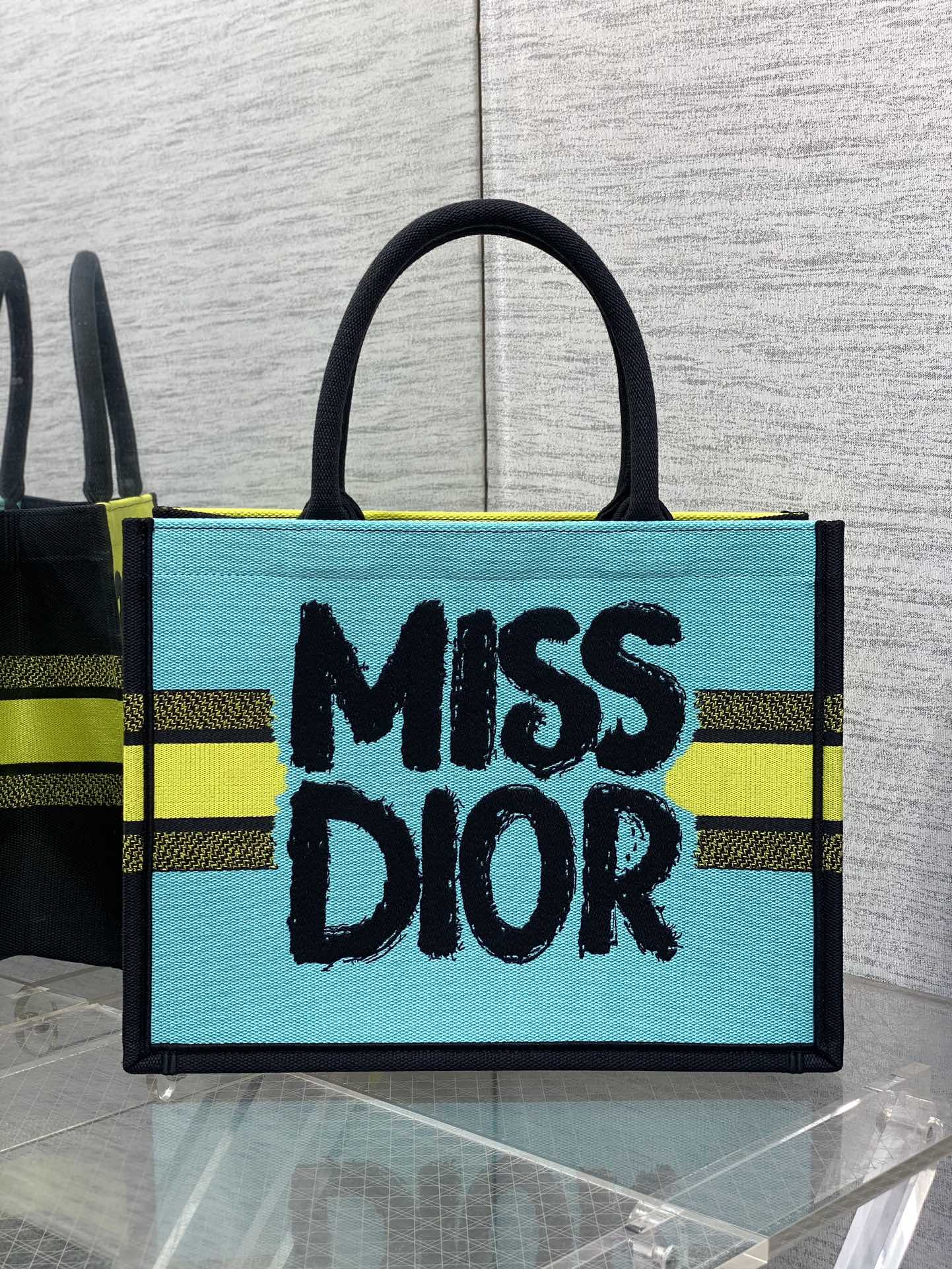 D-Book Tote