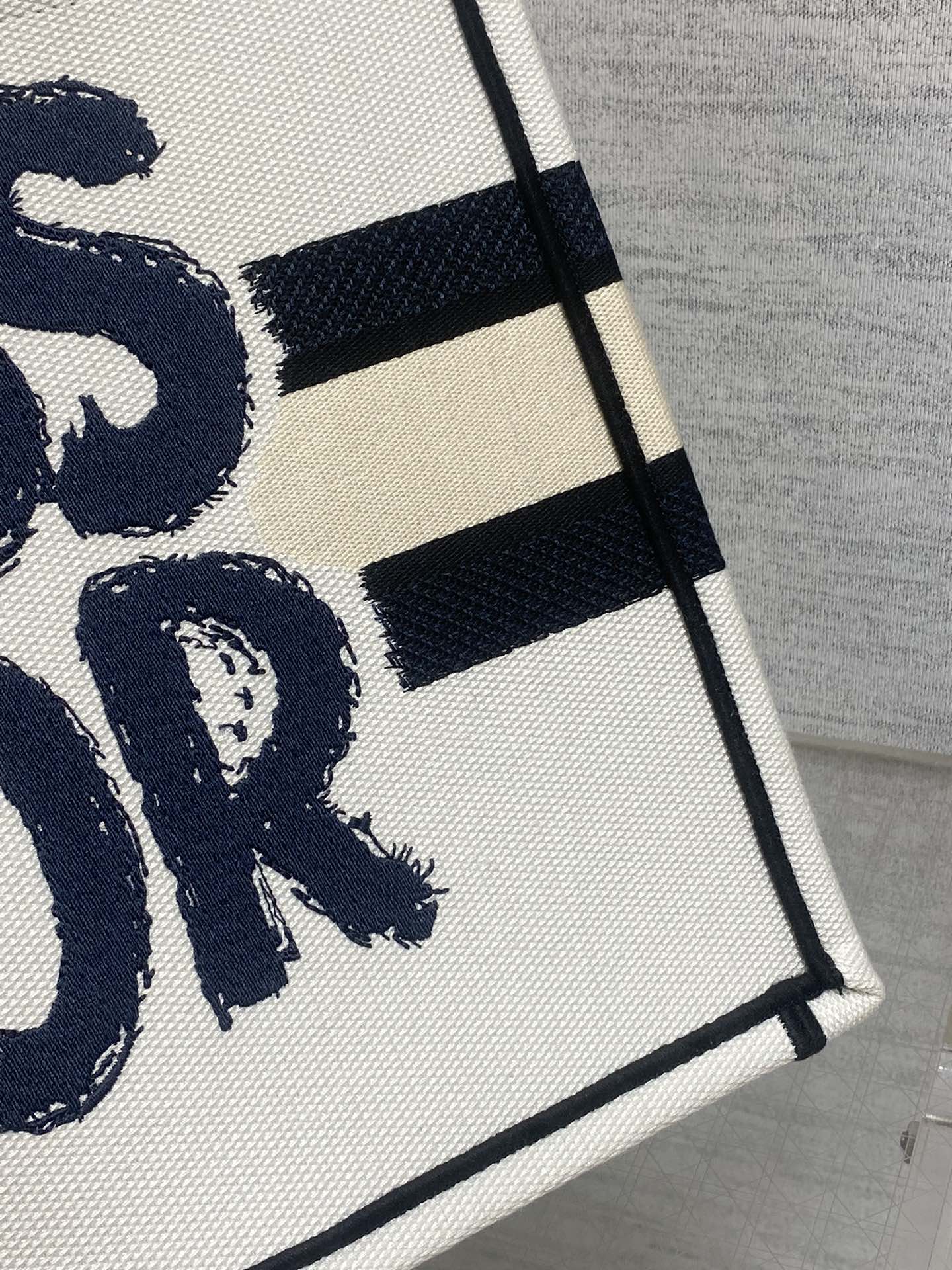 D-Book Tote