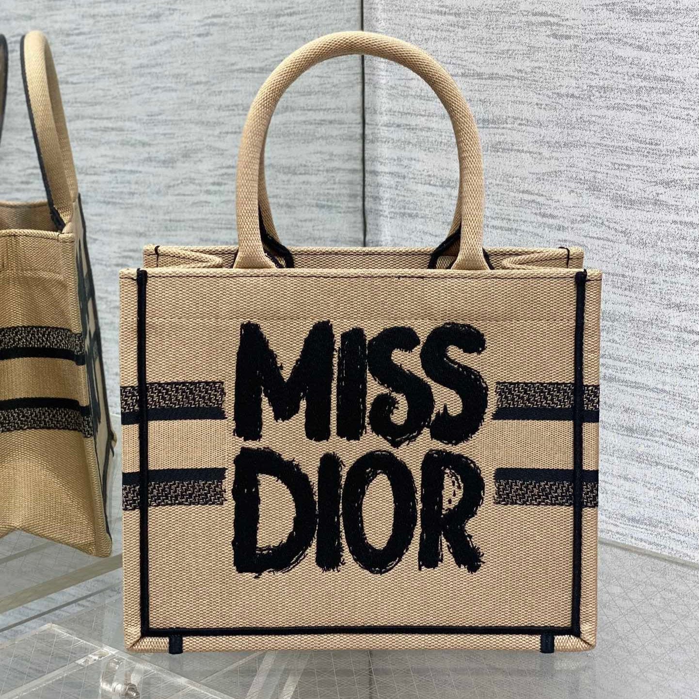 D-Book Tote