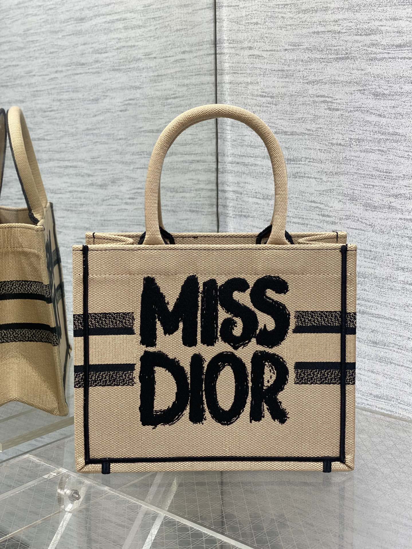 D-Book Tote