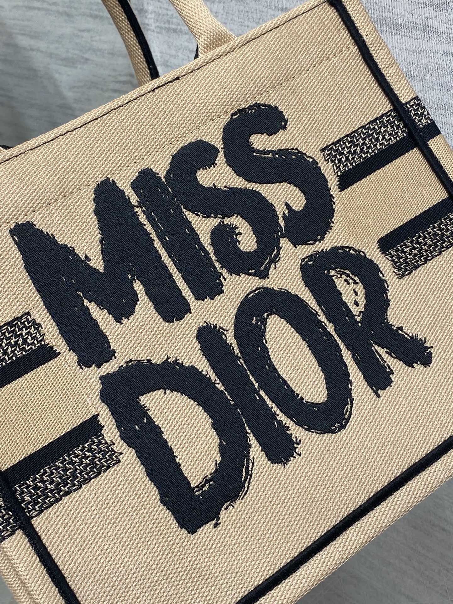 D-Book Tote