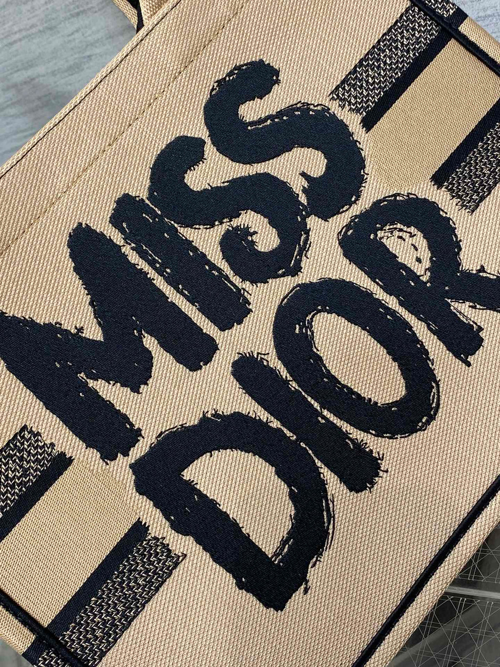 D-Book Tote