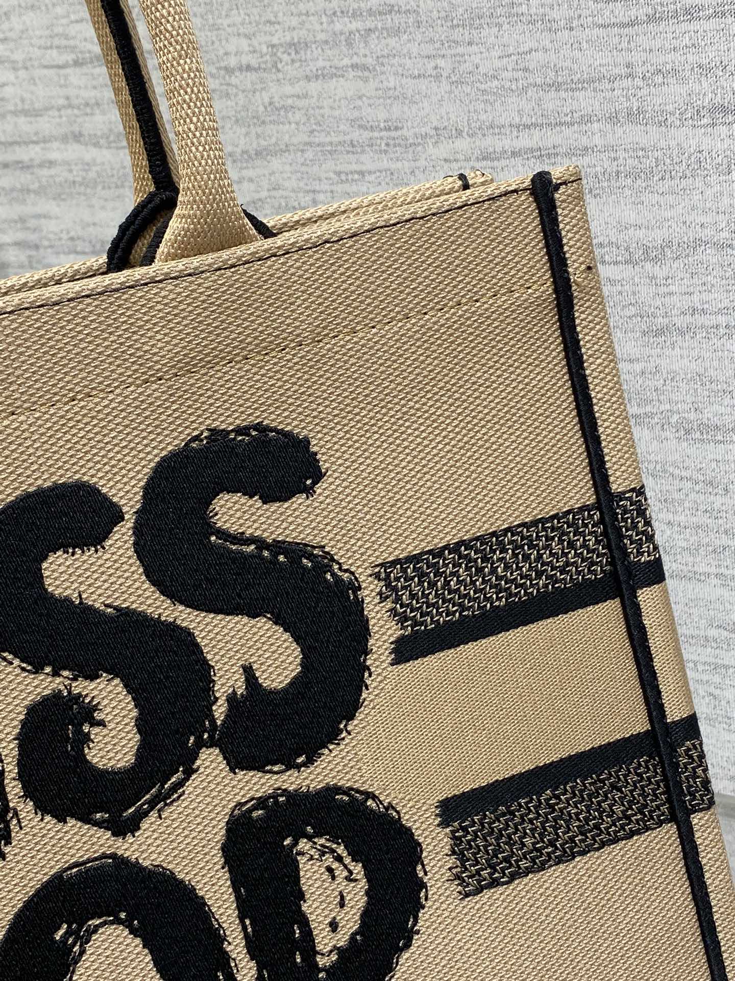 D-Book Tote