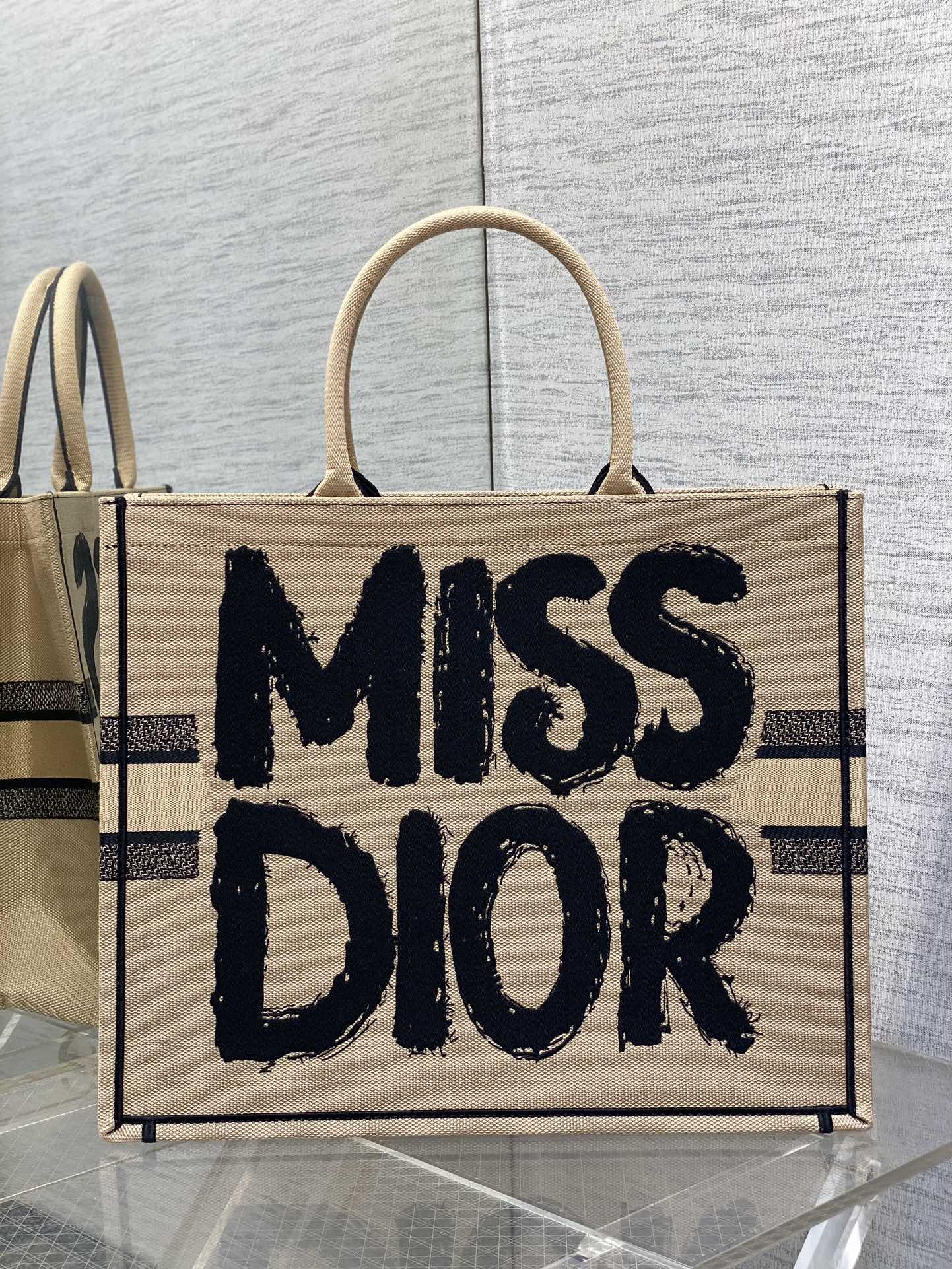 D-Book Tote