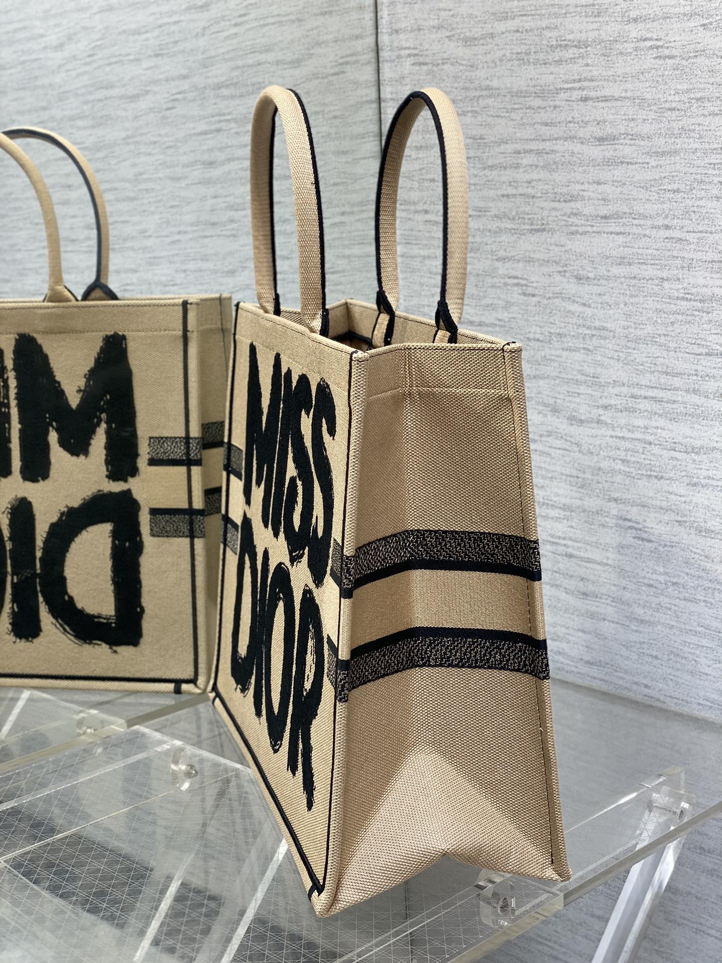 D-Book Tote