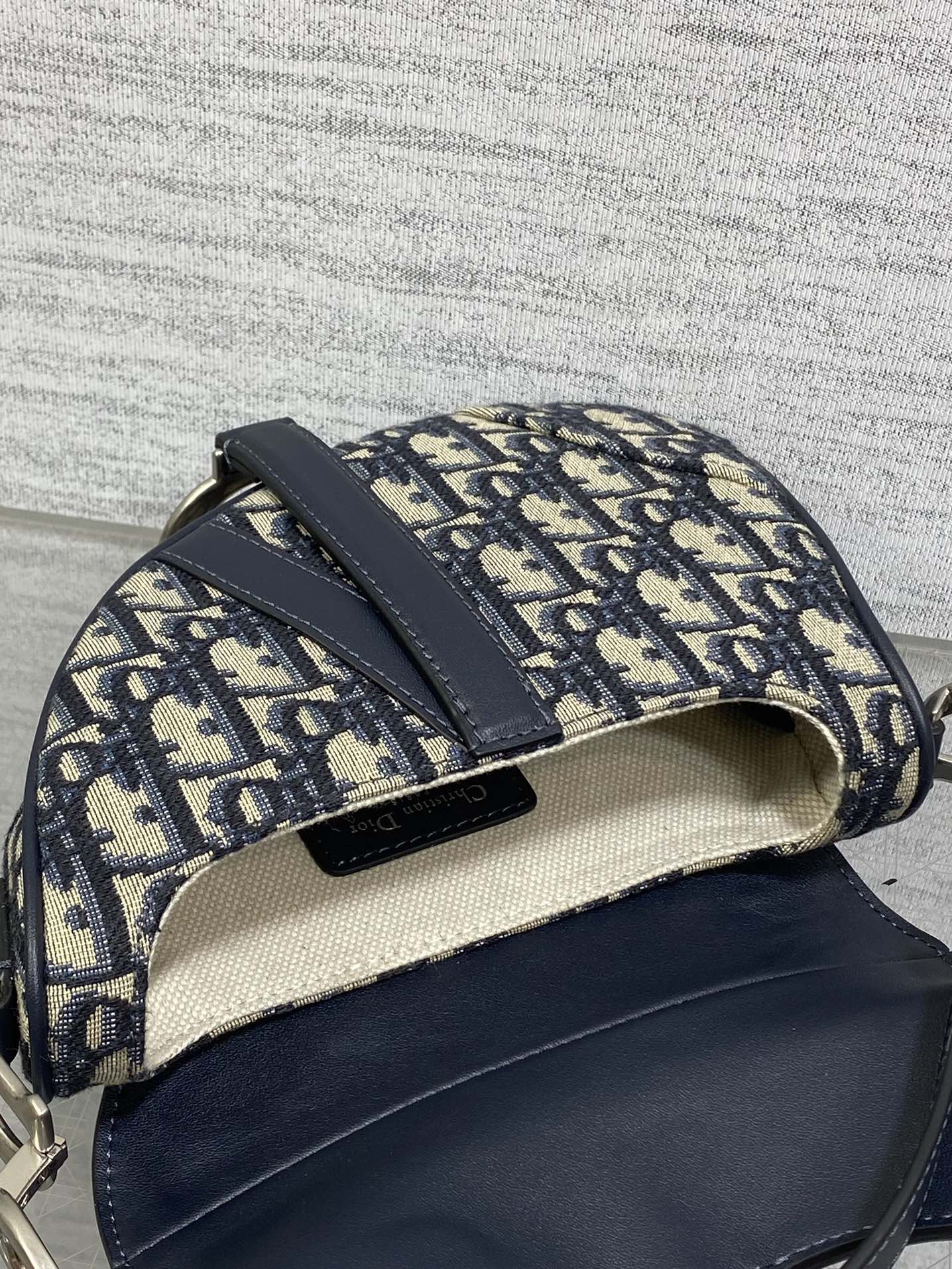 D-Saddle