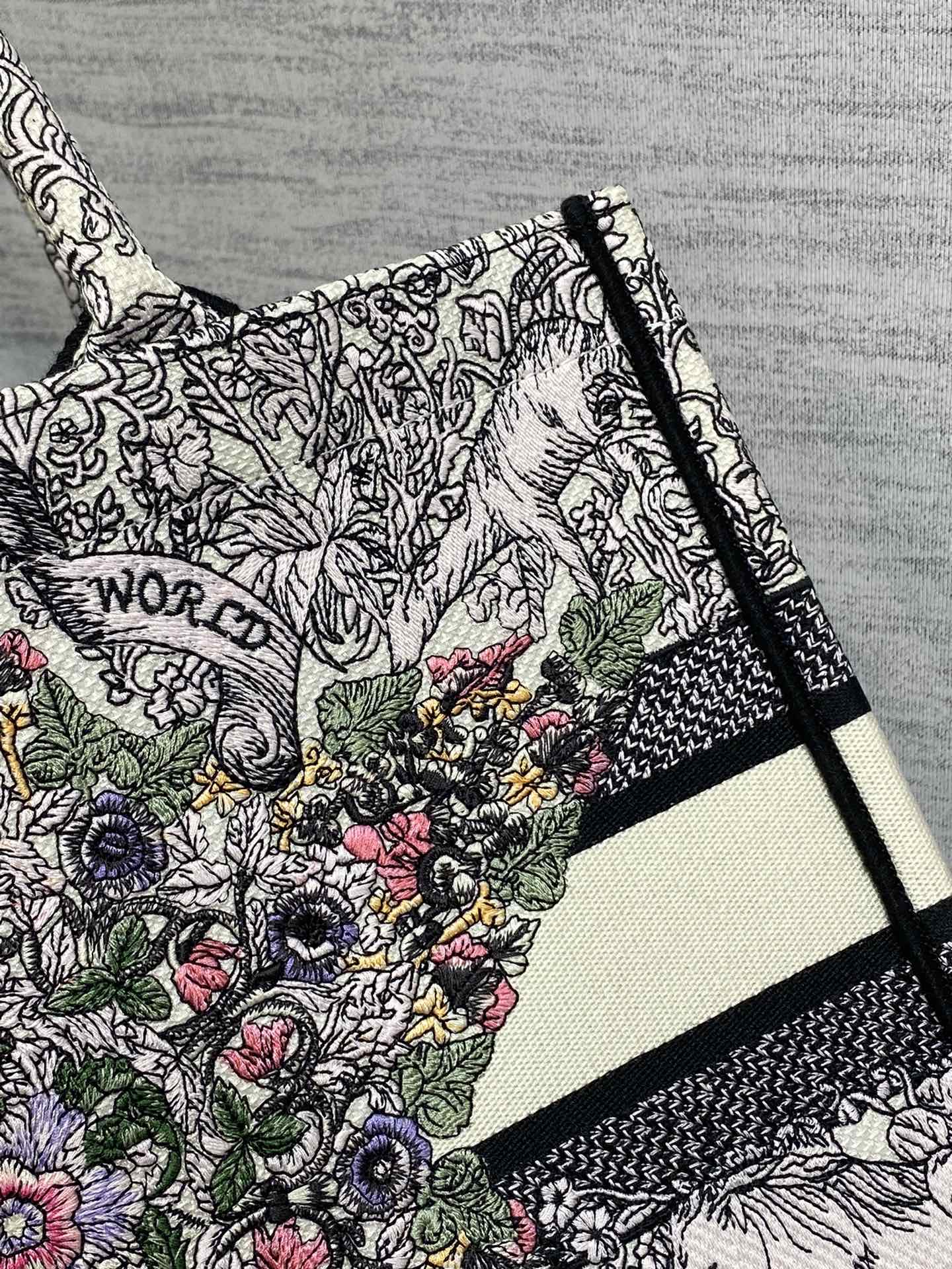 D-Book Tote