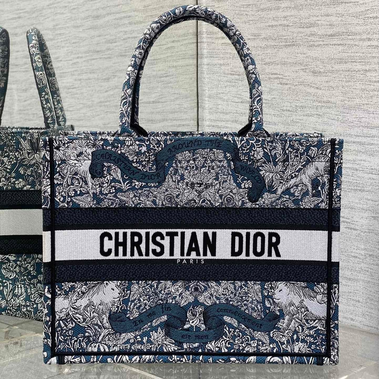D-Book Tote