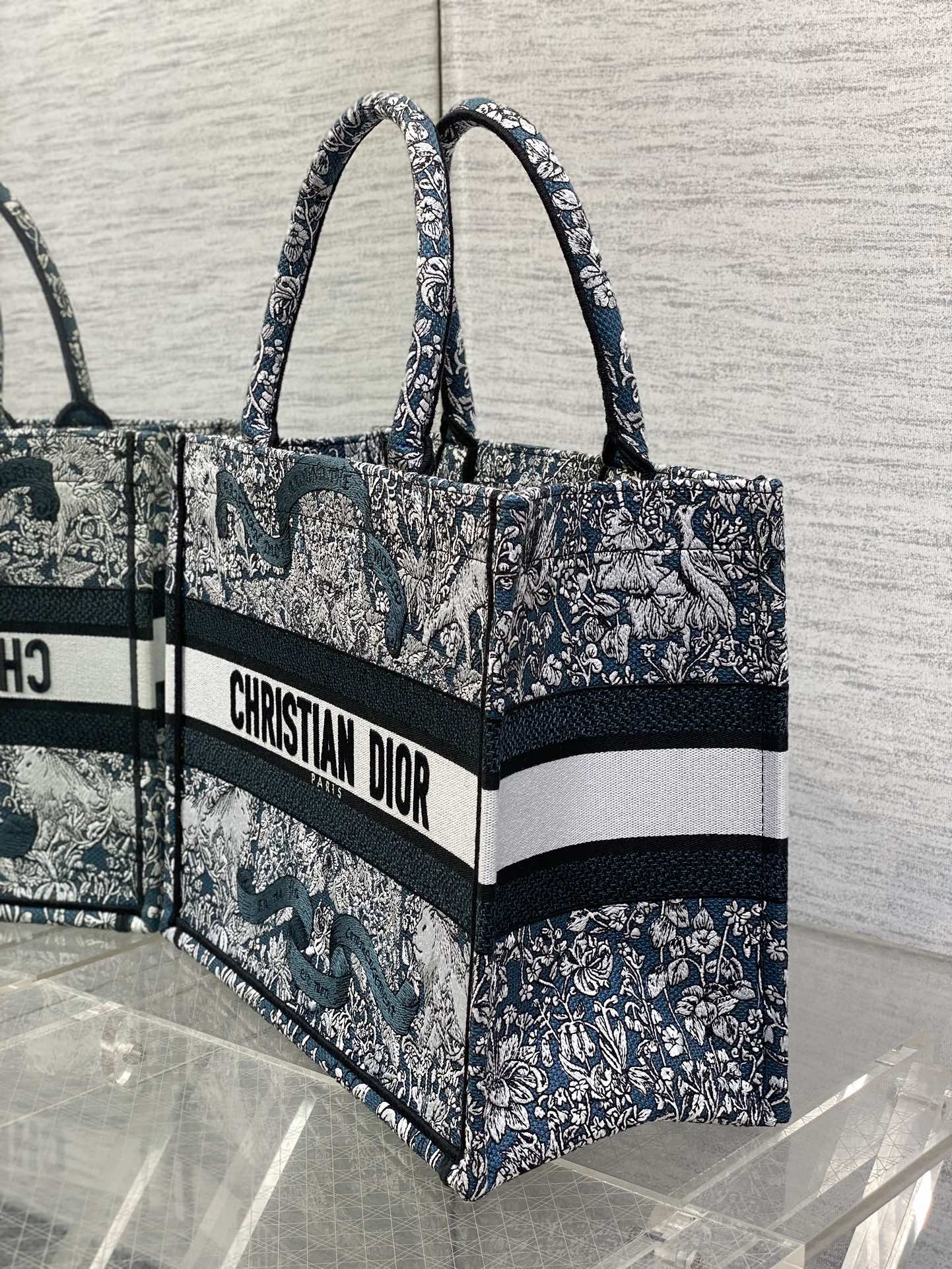 D-Book Tote