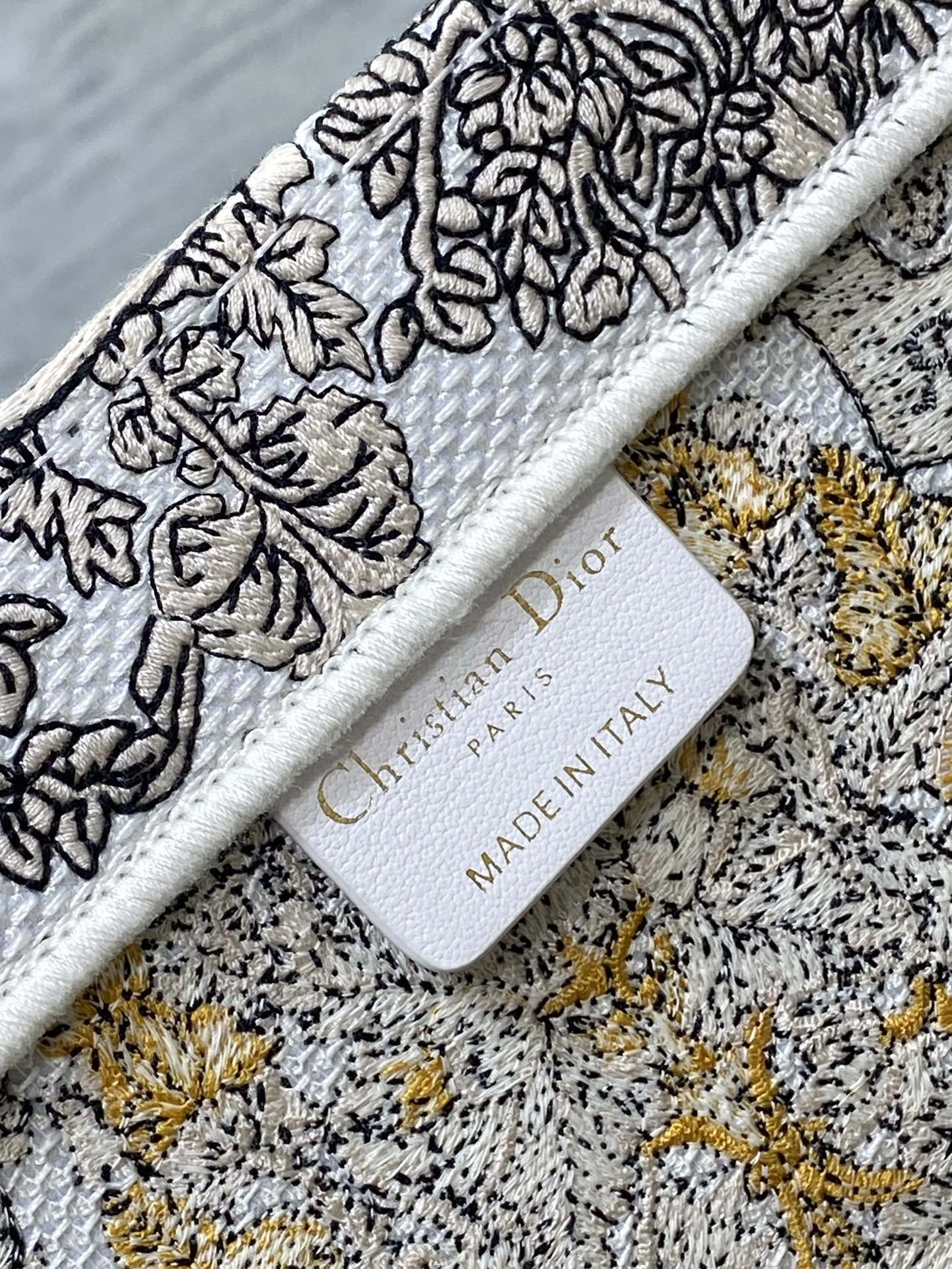 D-Book Tote