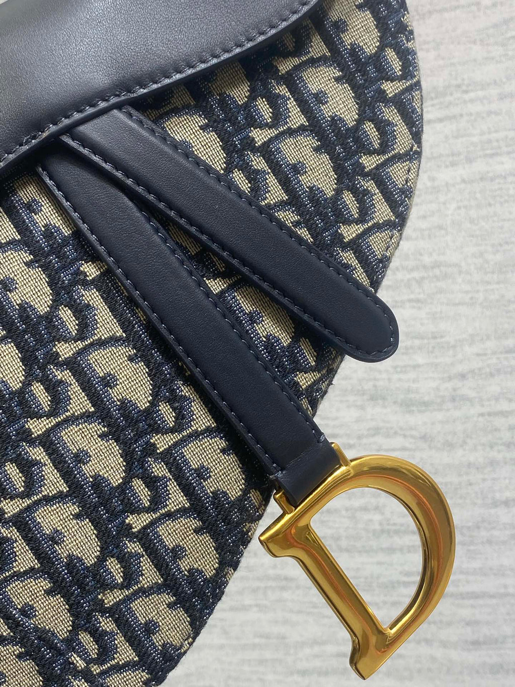 D-Saddle