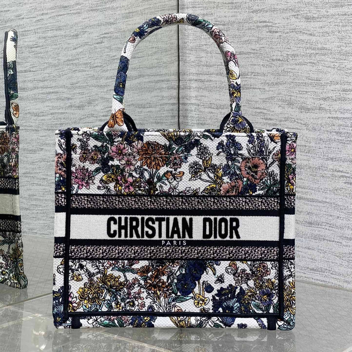 D-Book Tote