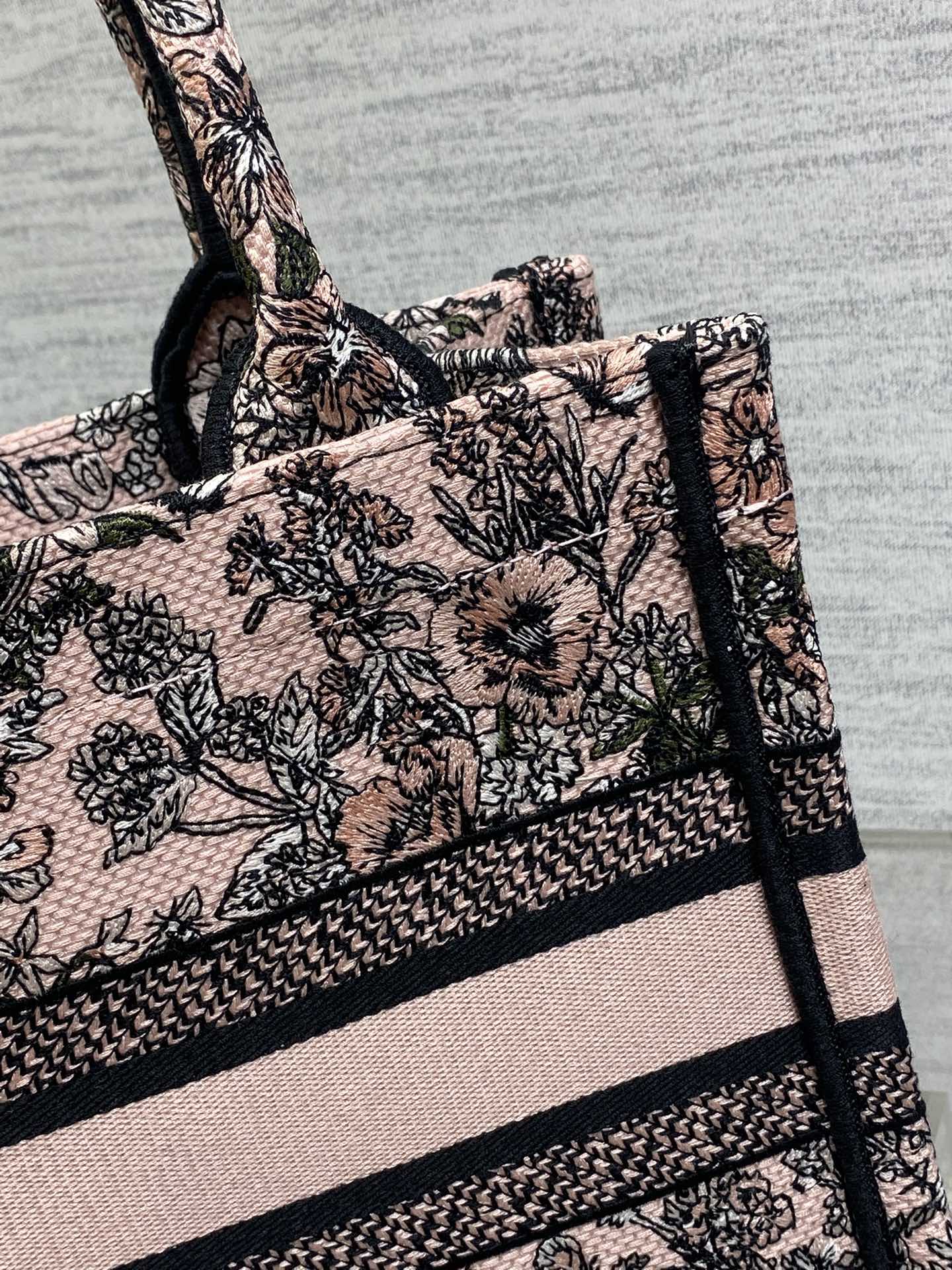 D-Book Tote