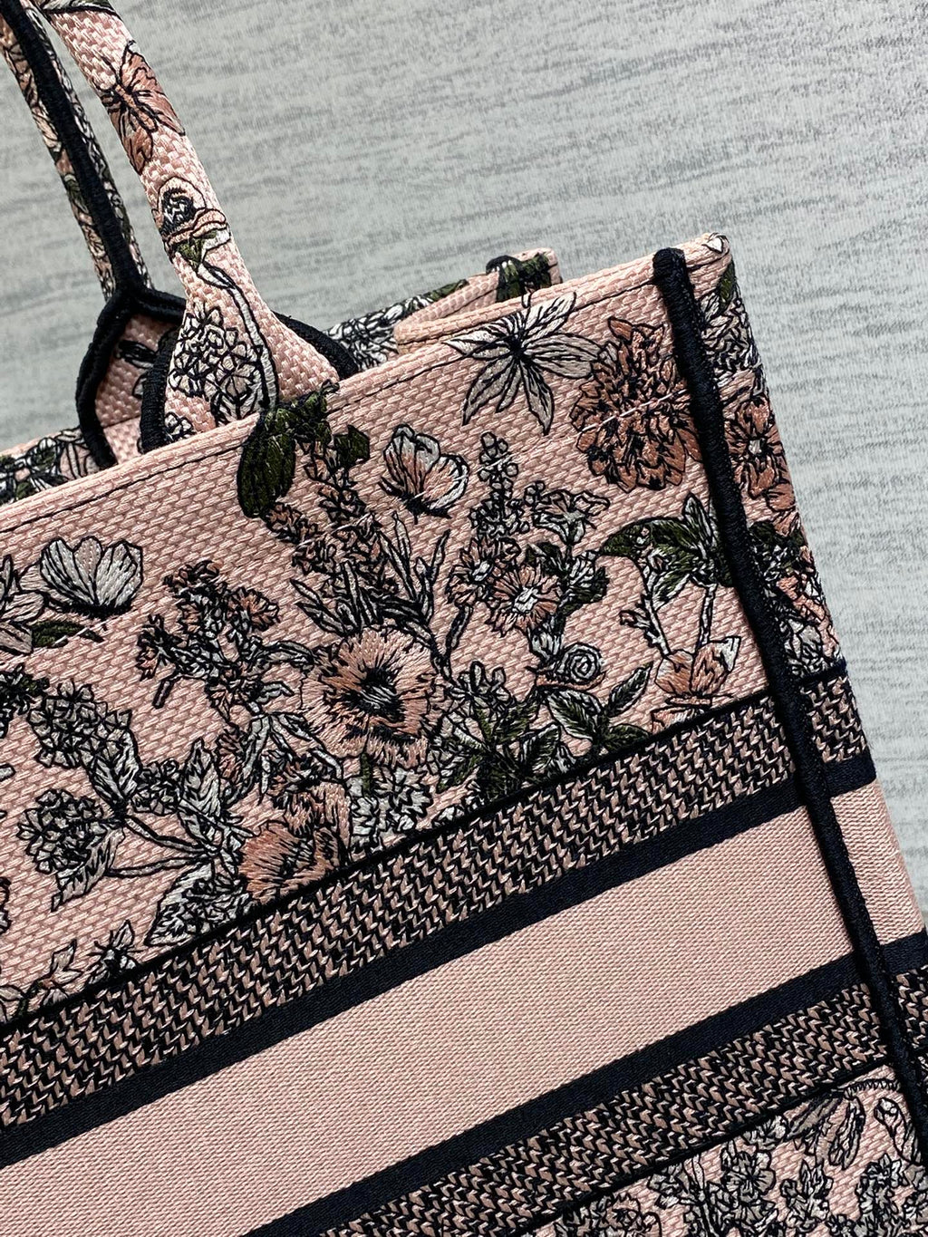 D-Book Tote