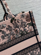 D-Book Tote