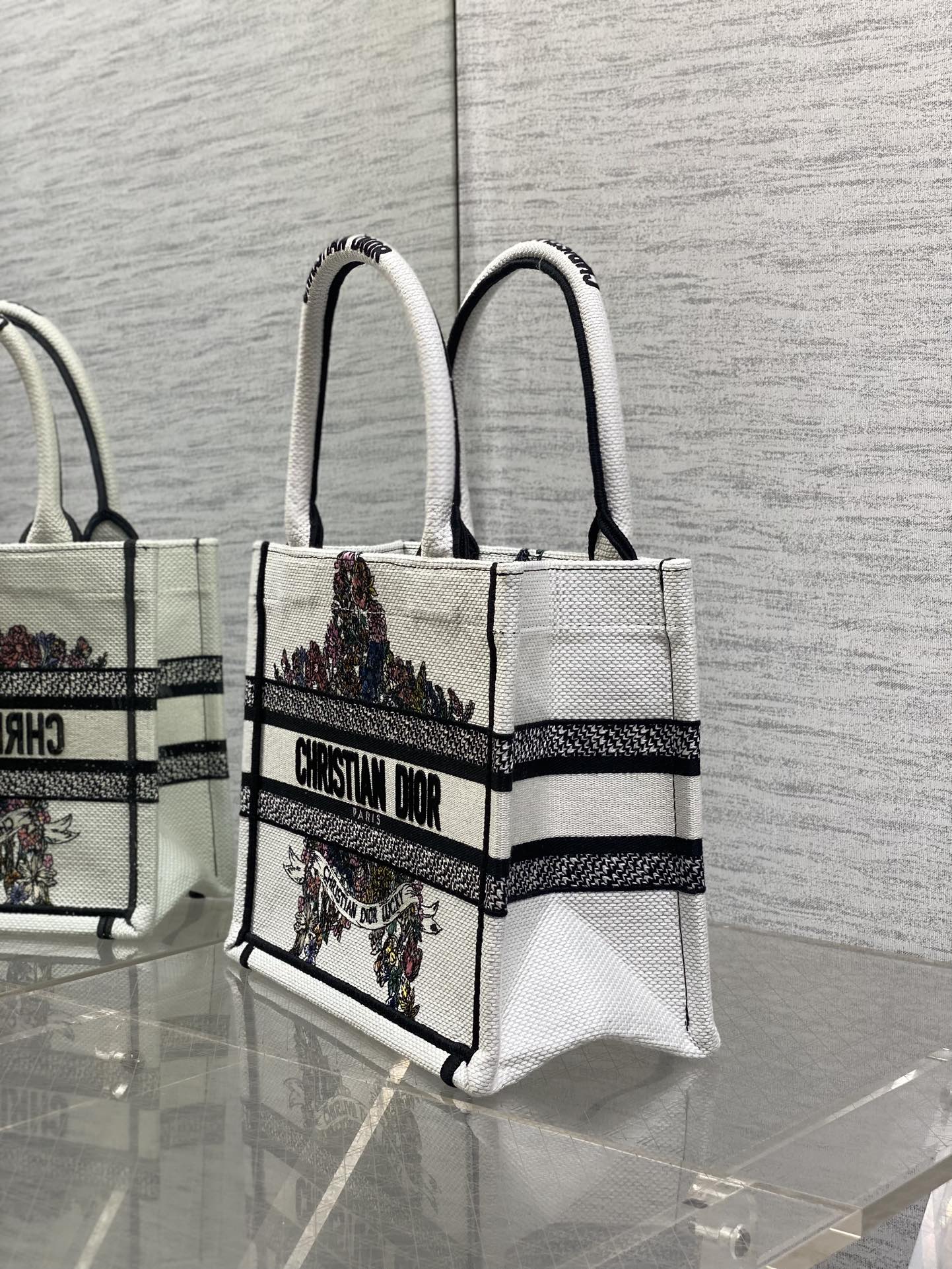 D-Book Tote