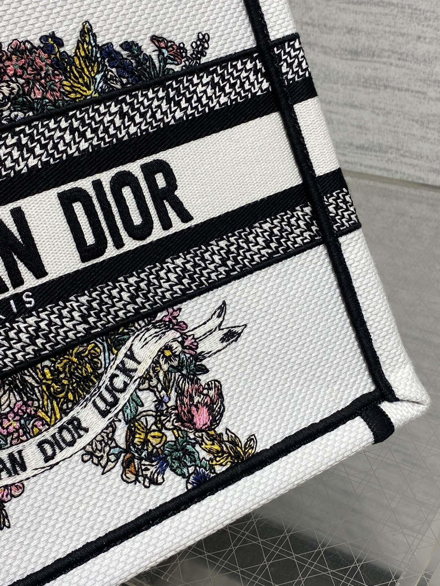 D-Book Tote