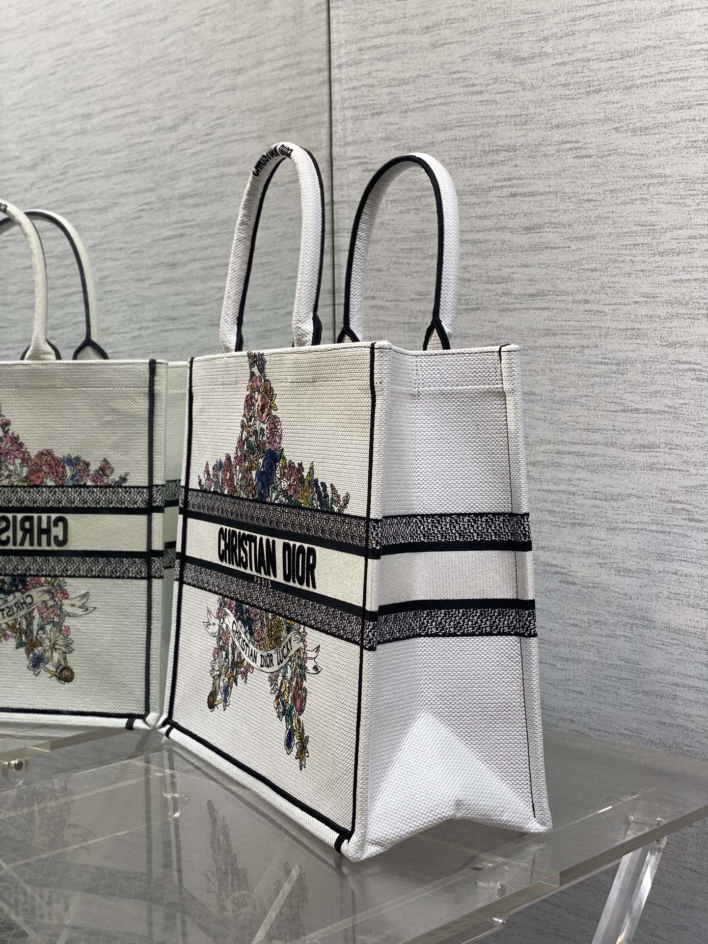 D-Book Tote