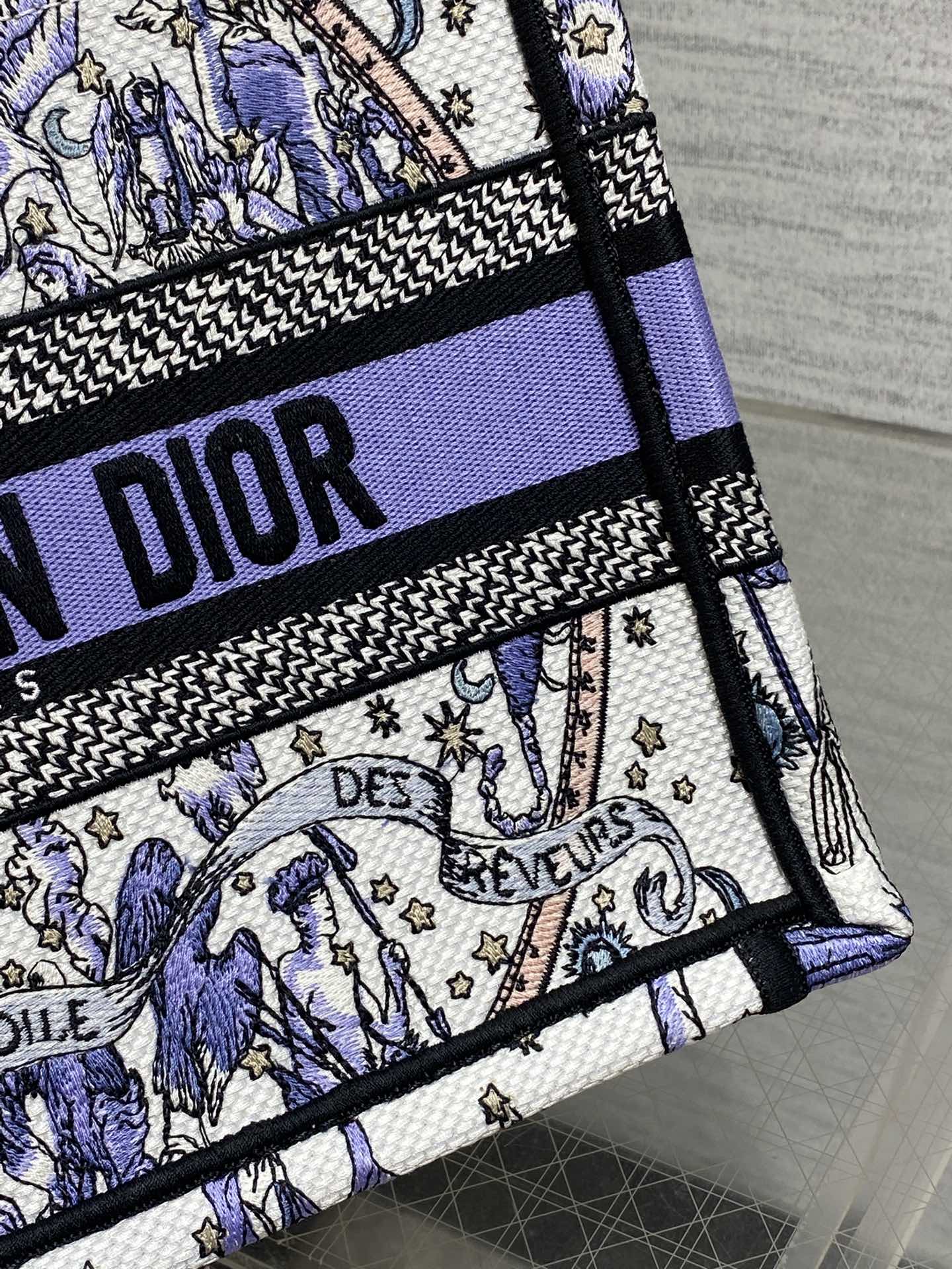 D-Book Tote