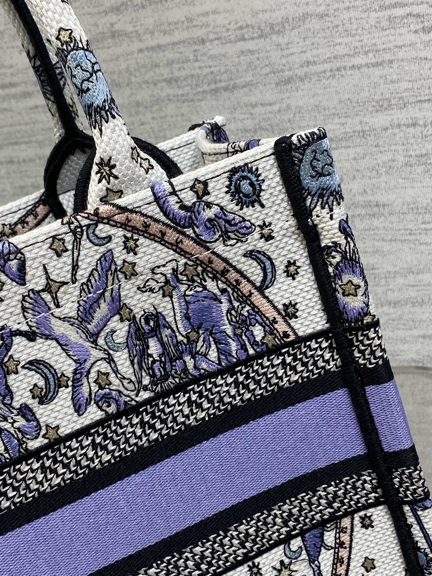 D-Book Tote
