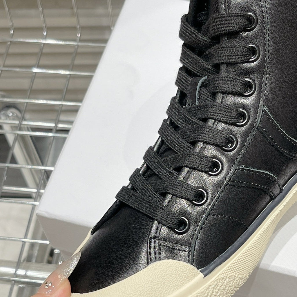 S-Sneakers