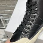 S-Sneakers