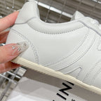 S-Sneakers