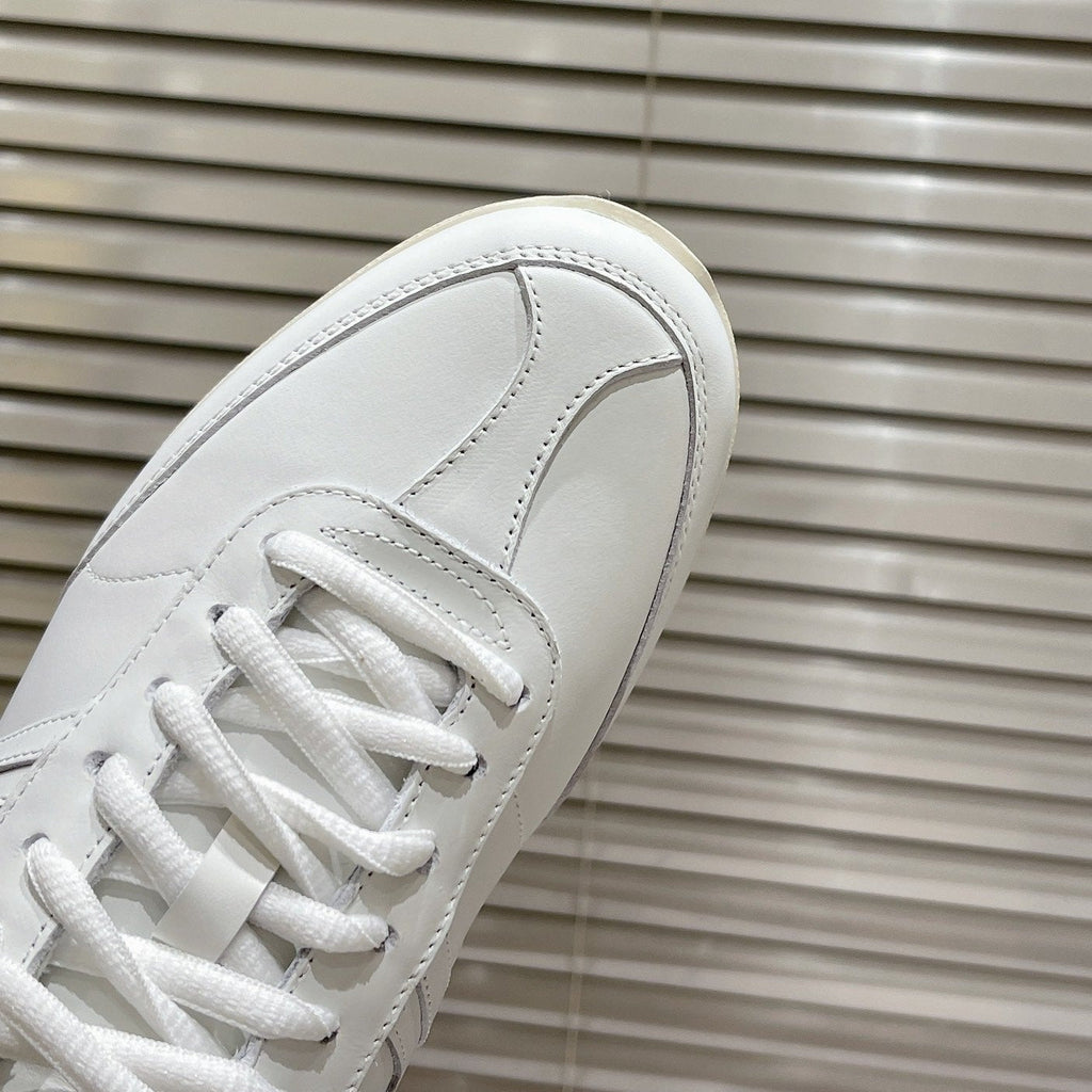 S-Sneakers