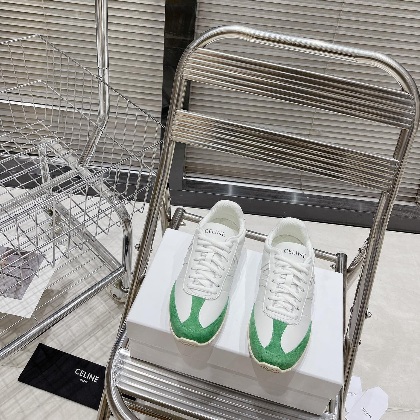 S-Sneakers