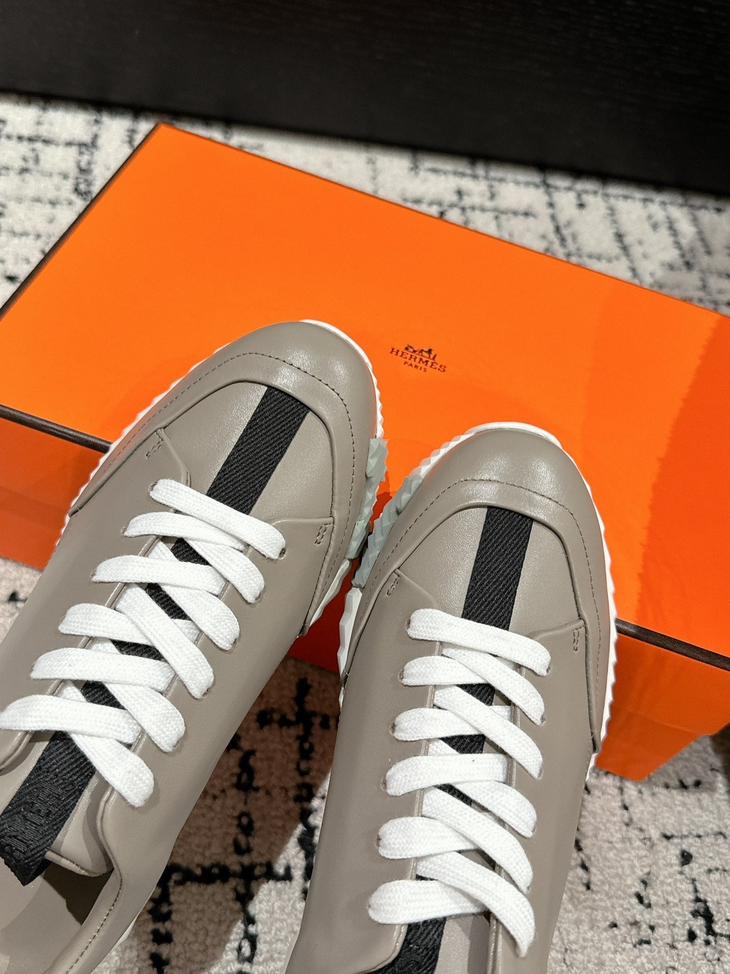 A-Sneakers