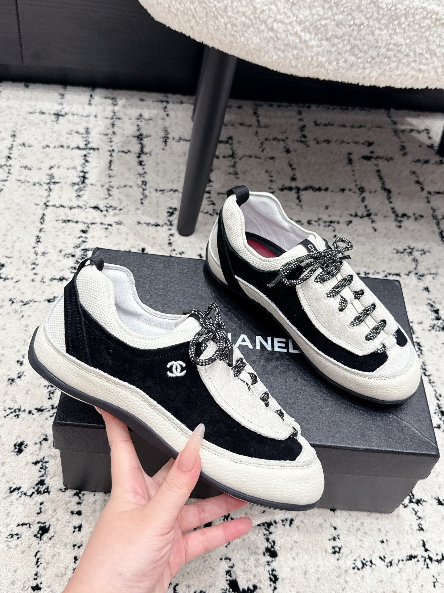 C-Sneakers