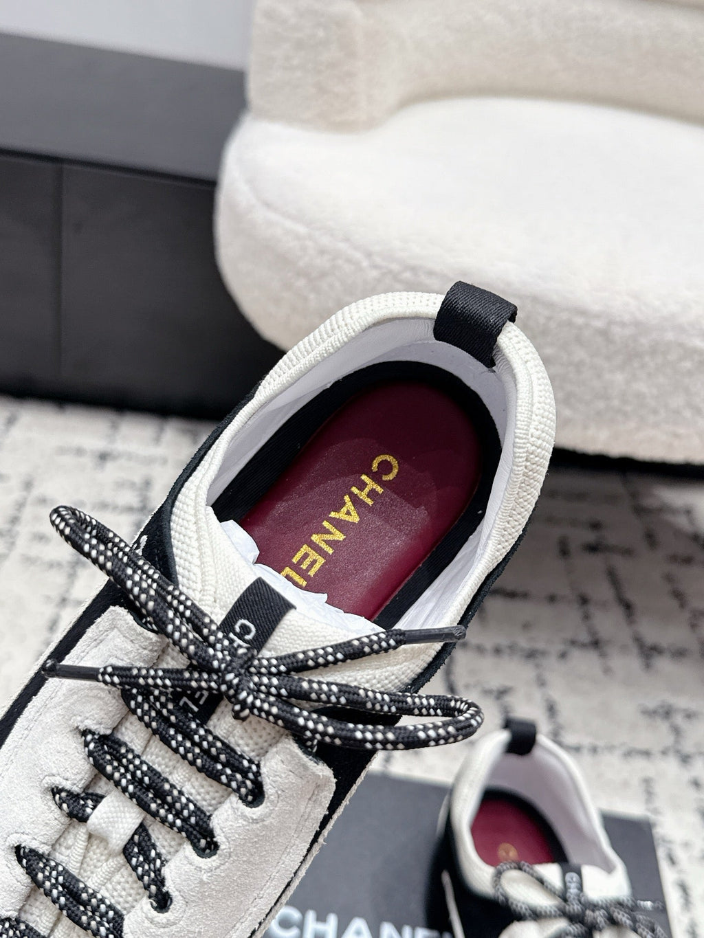 C-Sneakers